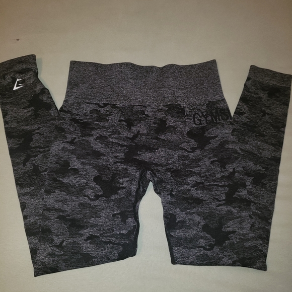 Gymshark Pants - GYMSHARK M camo leggings